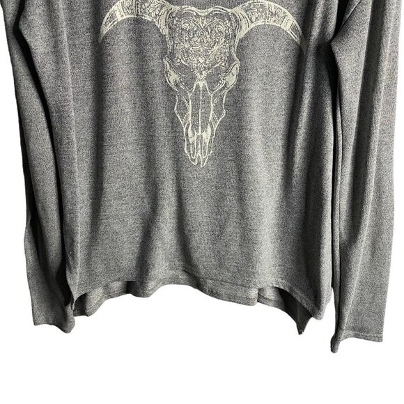 Roper Women's Light Gray Floral Bull Long Sleeve Top - Picture 3 of 10